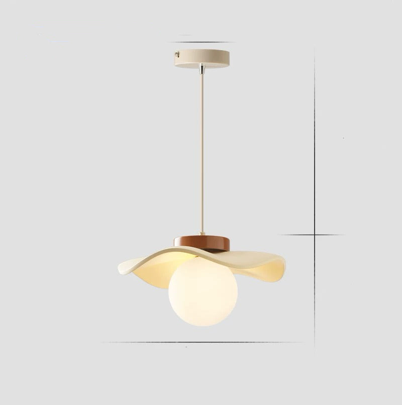 Daffodil: Pendant Lights with Curved Shade